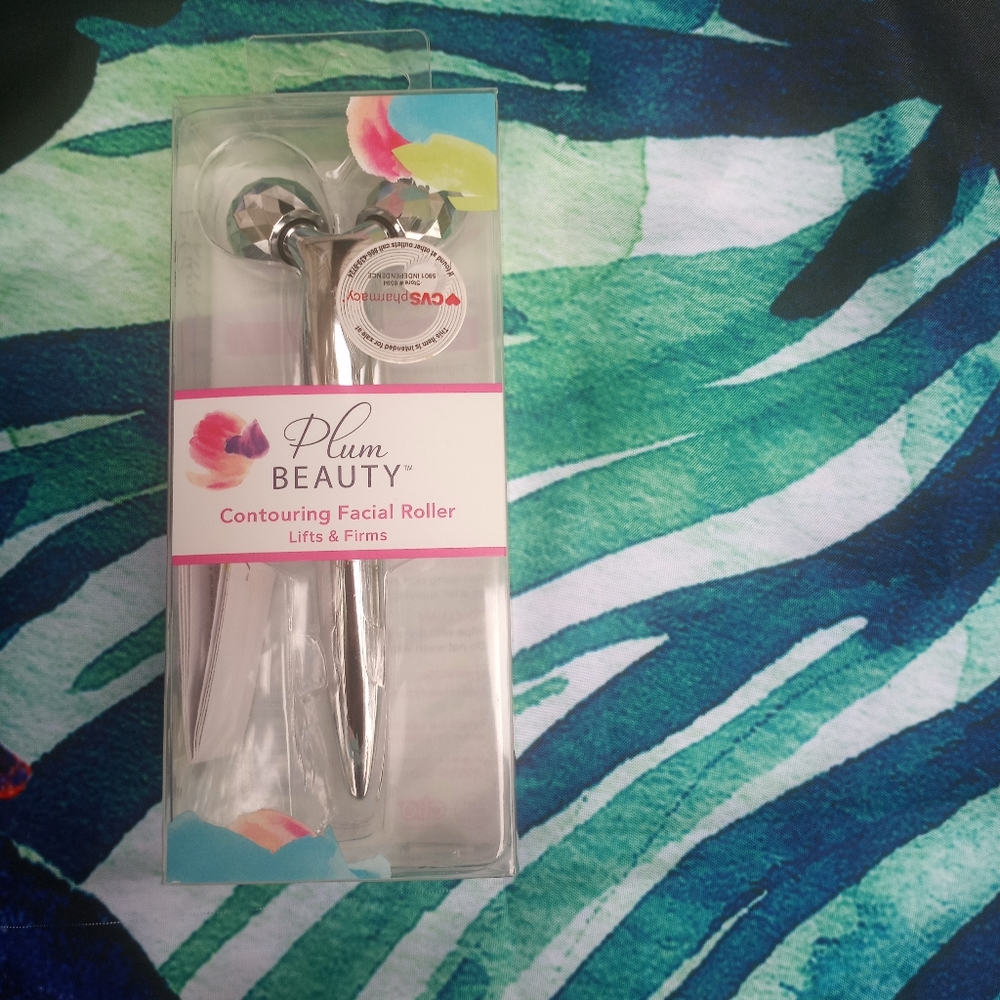 Plum Beauty Contouring Facial Roller